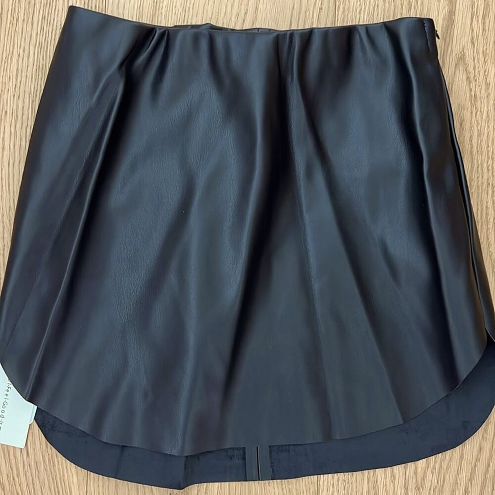 NWT REVOLVE & MINIMALIST lovers COMMENSE modern black leather mini skirt S - Picture 3 of 6